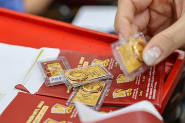Giá vàng nhẫn lên ngang vàng miếng, tăng 4 triệu đồng chỉ sau một đêm