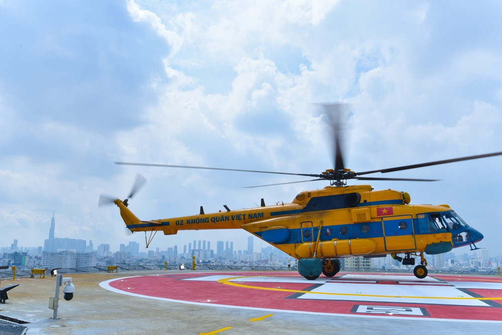 Bệnh viện đầu tiên của Việt Nam có 2 bãi đáp trực thăng cấp cứu: Quy mô 1.000 giường bệnh, trang thiết bị tiên tiến bậc nhất - ảnh 2