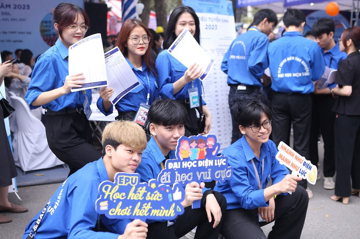 Nhiều trường đại học liên tiếp phát ‘báo động’, sinh viên và phụ huynh chú ý!