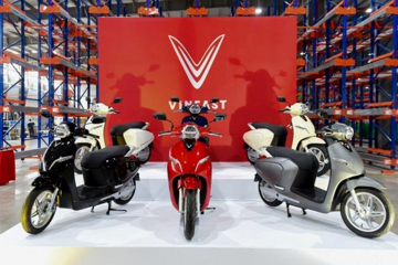 VinFast đạt sức mạnh 'song mã': Thống trị ôtô, bứt phá xe máy điện