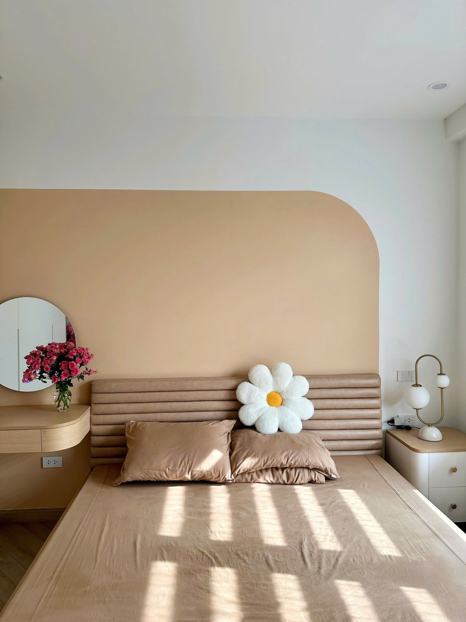 ‘Thay áo mới’ cho căn hộ cũ giữa lòng thành phố: Không gian ấm cúng ai cũng ước ao- Ảnh 13.