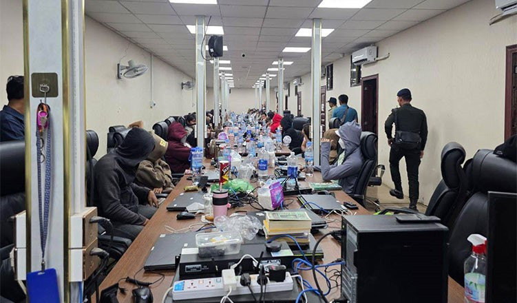 Bắt giữ hơn 3.400 người, thu giữ hàng nghìn máy tính, điện thoại di động, hộ chiếu - ảnh 1