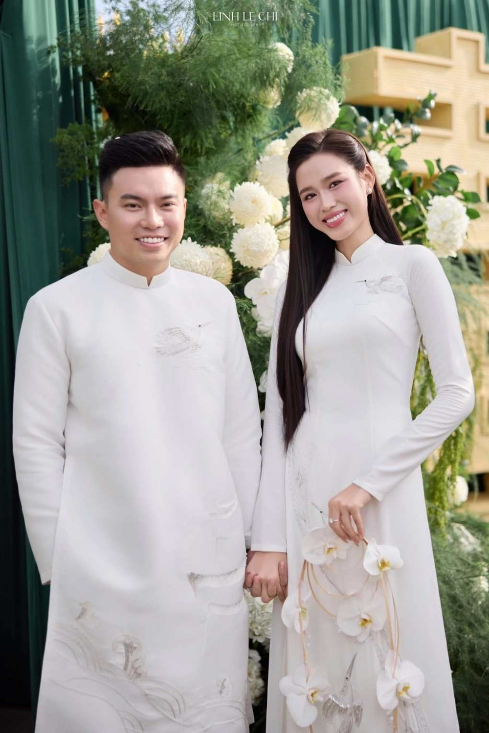 Chiếc &aacute;o d&agrave;i Hoa hậu Đỗ H&agrave; mặc trong ng&agrave;y trọng đại lấy cảm hứng từ qu&ecirc; hương - ảnh 1