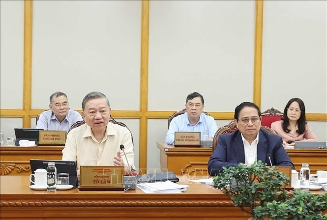 vnanetvn-data-articles-2025-07-04-8130875-vna-potal-bo-chinh-tri-ban-bi-thu-cho-y-kien-ve-sap-xep-to-chuc-bo-may-va-don-vi-hanh-chinh-stand.jpg
