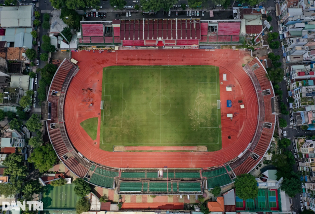 Sân vận động lâu đời nhất Việt Nam, cứ mưa lớn là ngập sắp được ‘lên đời’- Ảnh 2.