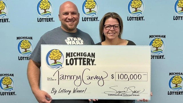 Nghe gợi ý của ChatGPT, người phụ nữ trúng hơn 2,6 tỷ đồng vé số - ảnh 1