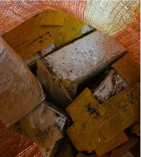 Phát hiện lượng ma túy khổng lồ trị giá hơn 111 tỷ đồng dạt vào bãi biển nổi tiếng, đủ tiêm cho 660.000 người cùng lúc - ảnh 1