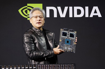 CEO Jensen Huang tiết lộ sốc: Thị phần của Nvidia tại Trung Quốc đã giảm từ 95% xuống 0%, cảnh báo Mỹ ‘gậy ông đập lưng ông’