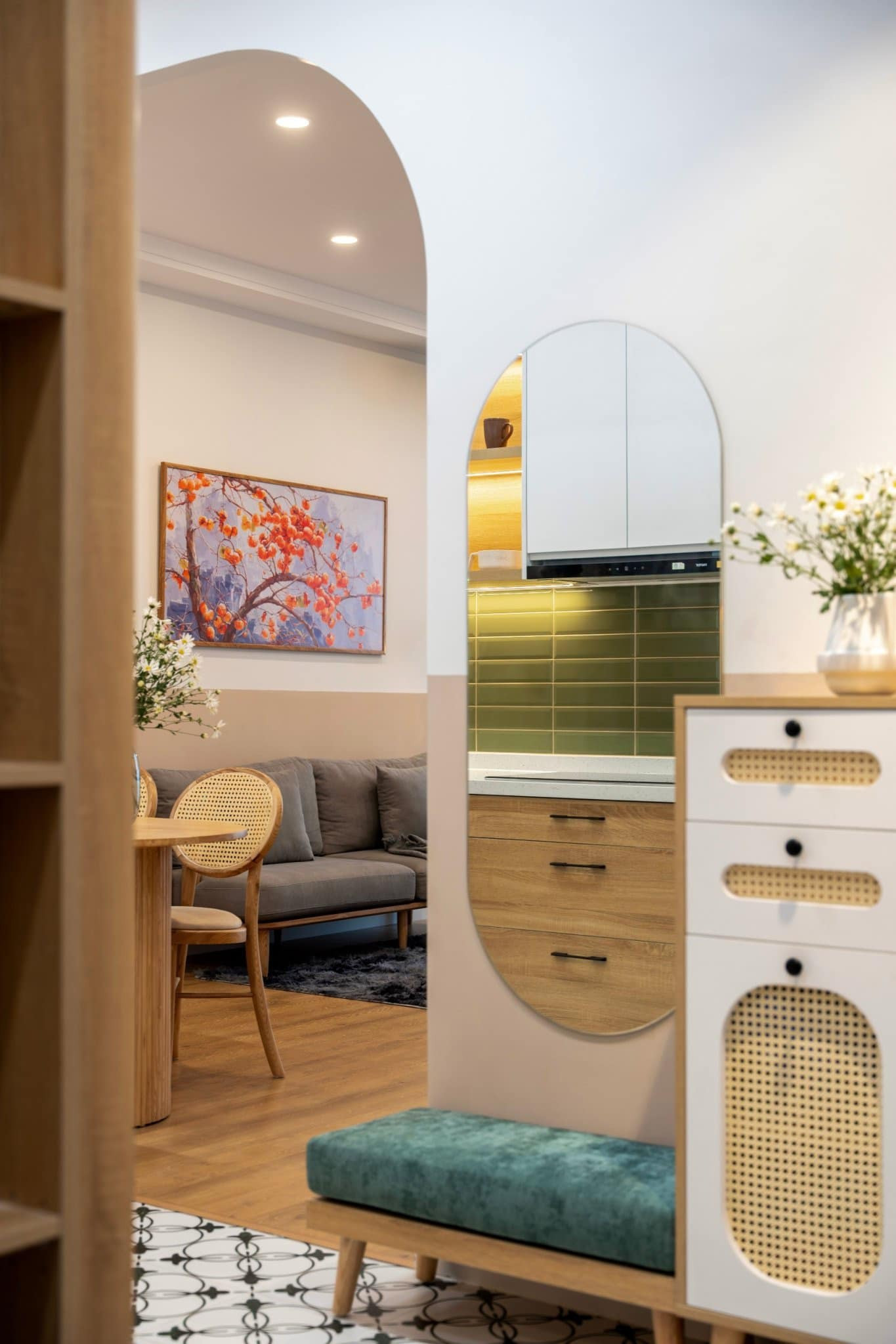 Căn hộ 90m2 tái sinh ngoạn mục: Mộc mạc, ấm cúng và tràn ngập nắng- Ảnh 2. Căn hộ 90m2 tái sinh ngoạn mục: Mộc mạc, ấm cúng và tràn ngập nắng- Ảnh 2.