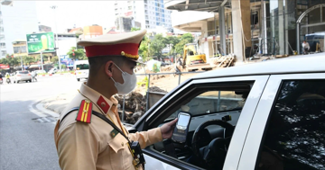 CSGT cả nước ra quân xử lý vi phạm nồng độ cồn: 2 tiếng rưỡi phát hiện gần 1.300 'ma men'