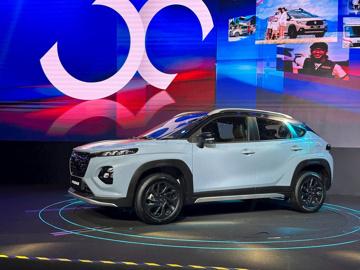 Vừa về Việt Nam, SUV hybrid của Suzuki đã 'dằn mặt' Toyota Raize và Hyundai Sonet bằng gói ADAS như xe sang tiền tỷ