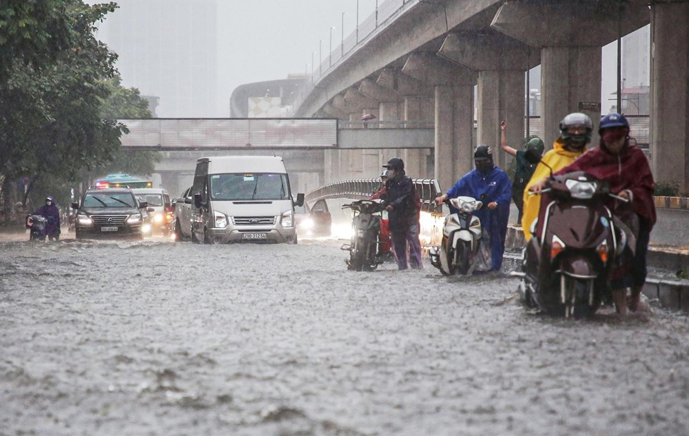 Những việc nên làm sau khi lội nước để phòng tránh bệnh ngoài da - ảnh 1