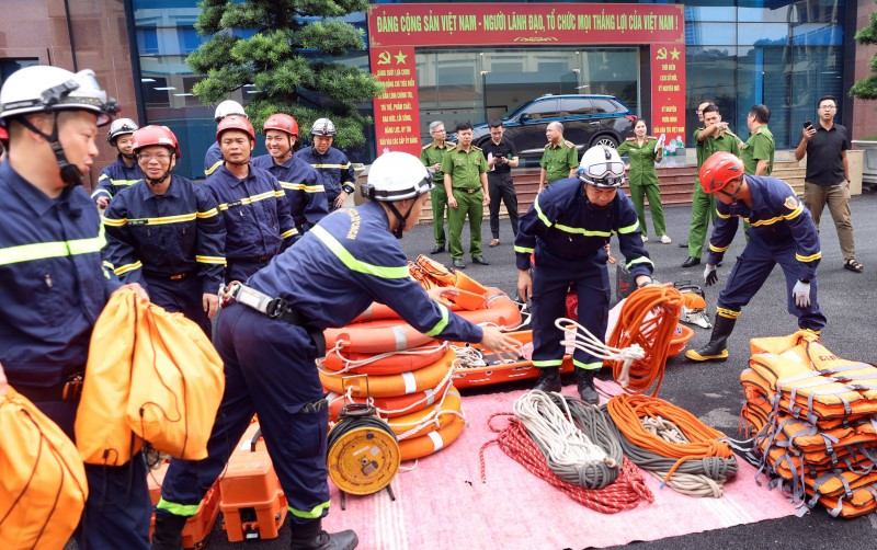 Hơn 1.000 cảnh sát cơ động xuất quân làm nhiệm vụ đặc biệt quan trọng - ảnh 4