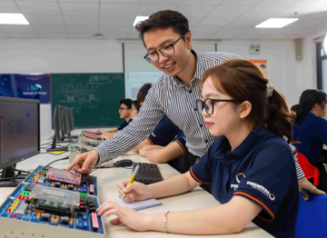 Ngành học lương 150 triệu đồng/tháng, Việt Nam đang cần tới 50.000 nhân lực, doanh nghiệp săn đón trải thảm đỏ mời về làm việc