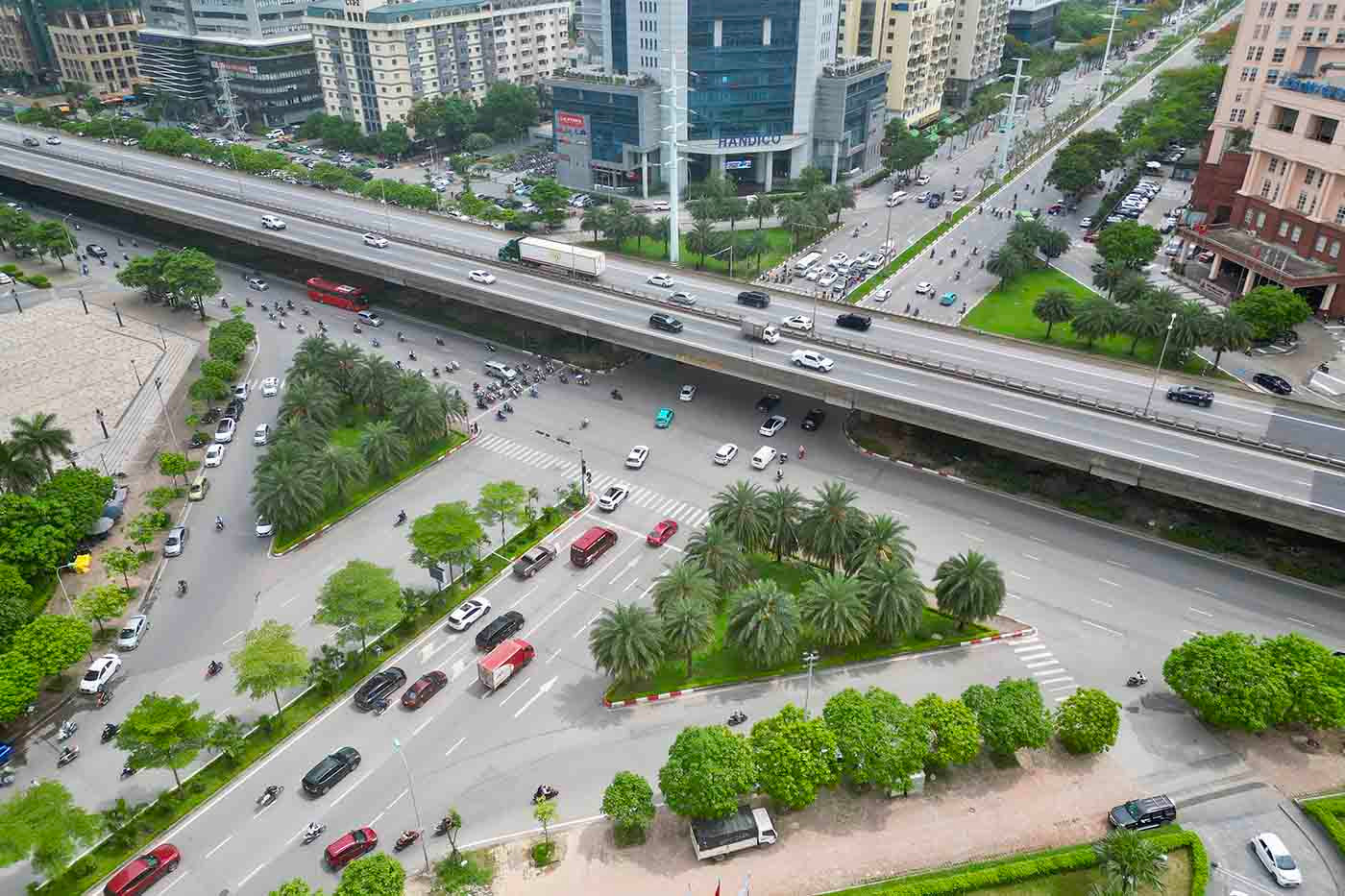 Khu vực dự kiến xây dựng hầm chui tại nút giao Vành đai 3 - Dương Đình Nghệ - Mễ Trì. Nguồn ảnh: Báo Lao Động