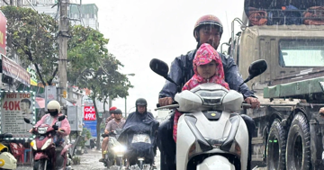 Bão số 12 tăng cấp trên Biển Đông: Nam Bộ và TPHCM có mưa dông, gió giật mạnh