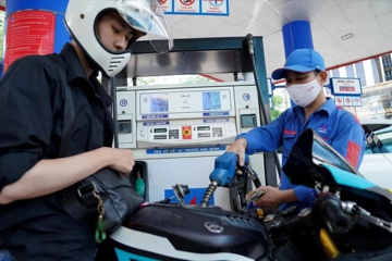 Giữ nguyên thuế môi trường xăng dầu tác động gì tới doanh nghiệp?