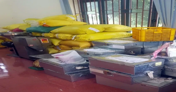 Kiểm tra xe tải 92C-211.53, lực lượng chức năng phát hiện 2 tấn sản phẩm giả cà phê, được chế biến từ 100% đậu nành tẩm hương liệu