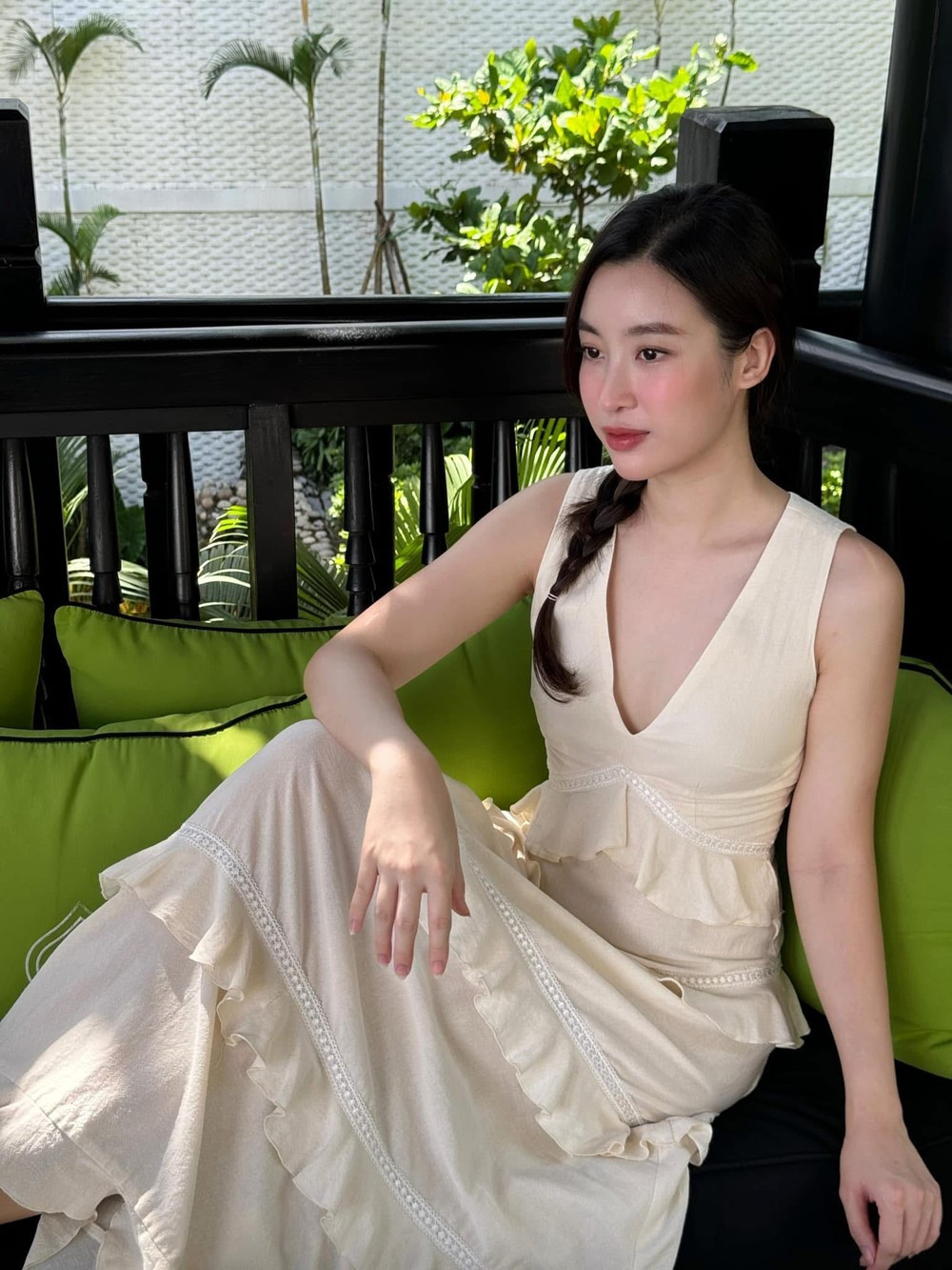 'Hoa hậu nghèo nhất Việt Nam' từng diện đồ gần 2 tỷ ra phố, nay khiến dân tình ngỡ ngàng vì điều này - ảnh 4