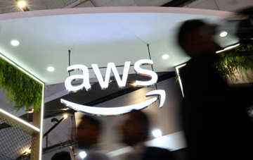 Chưa từng có trong lịch sử: Hàng trăm website ‘đứng hình’, Internet toàn cầu rối loạn