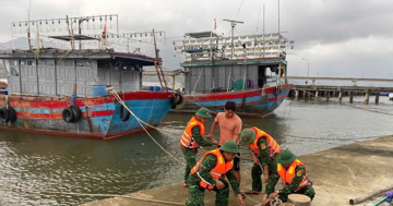 Huế dự báo mưa lớn trên 500mm, kêu gọi tàu thuyền vào bờ