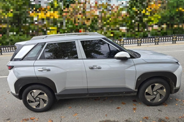 Không để kém cạnh, Hyundai ra mắt mẫu SUV đô thị vào ngày 4/11, nhìn đẹp tựa Tucson, nội thất xịn vượt chuẩn, giá rẻ như cho