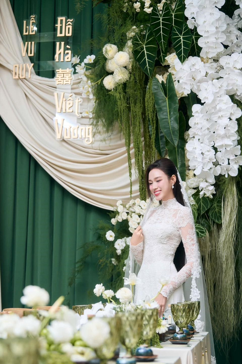 Cận cảnh đám cưới Hoa hậu Đỗ Hà và thiếu gia Tập đoàn Sơn Hải: Rạp cưới 'siêu khủng', khoảng 1.000 khách mời tham dự - ảnh 9