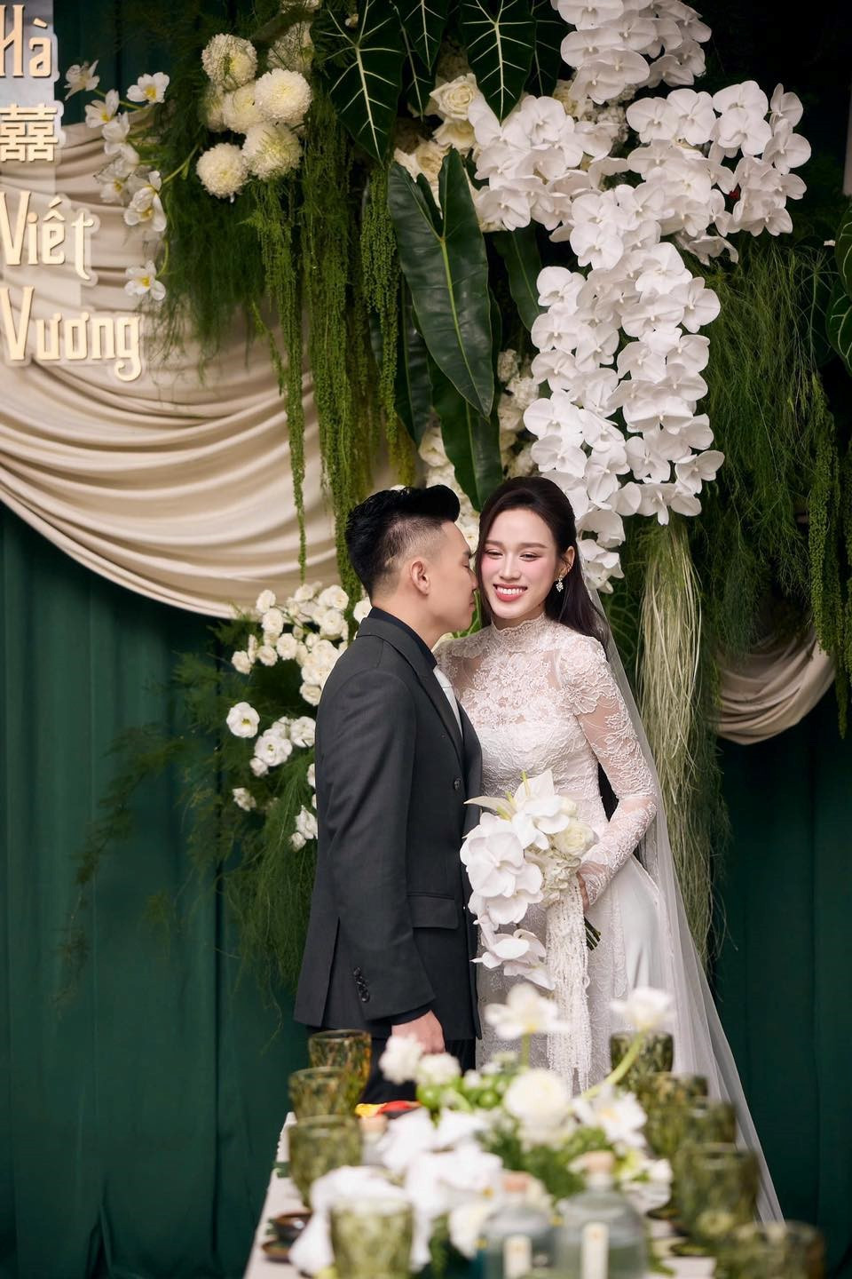 Cận cảnh đám cưới Hoa hậu Đỗ Hà và thiếu gia Tập đoàn Sơn Hải: Rạp cưới 'siêu khủng', khoảng 1.000 khách mời tham dự - ảnh 4