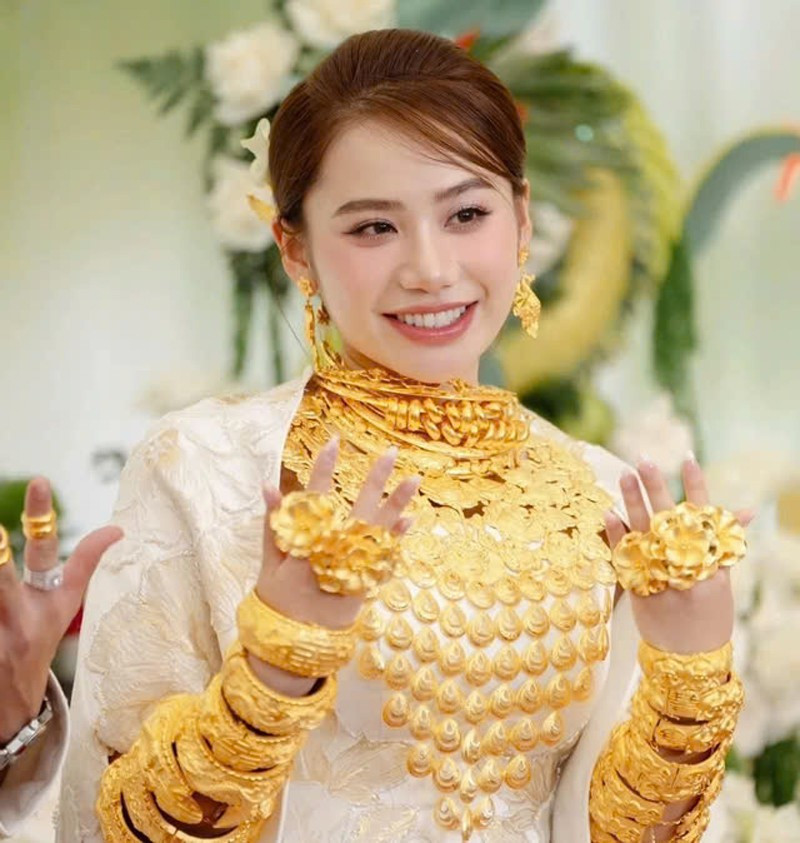 Cô dâu được tặng 1.050 lượng vàng, 9,9 tỷ đồng một năm trước giờ ra sao? - ảnh 2