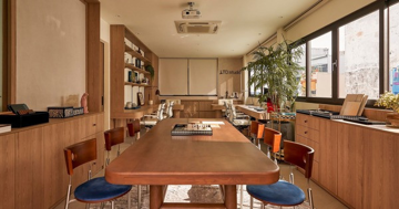 Căn nhà giữa lòng TP. HCM 'lột xác' choáng ngợp: Phong cách sang trọng, tầng thượng trở thành văn phòng xanh