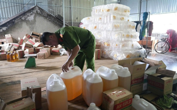 Xưởng sản xuất dầu ăn giả quy mô lớn ở Nghệ An: Đã bán 2,7 triệu lít khắp các tỉnh, thu lợi 75 tỷ đồng
