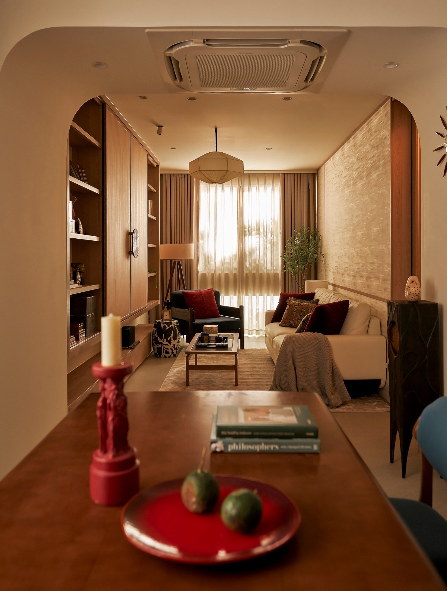 Căn nhà giữa lòng TP. HCM 'lột xác' choáng ngợp: Phong cách sang trọng, tầng thượng trở thành văn phòng xanh- Ảnh 5. Căn nhà giữa lòng TP. HCM 'lột xác' choáng ngợp: Phong cách sang trọng, tầng thượng trở thành văn phòng xanh- Ảnh 5.