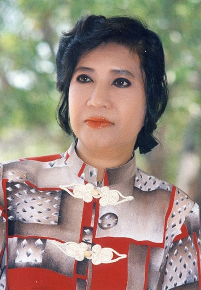 Từng là 'báu vật' của sân khấu, nữ NSƯT phải từ bỏ sự nghiệp sau vụ cháy suýt mất mạng, nay sống một mình dù có 5 người con - ảnh 1