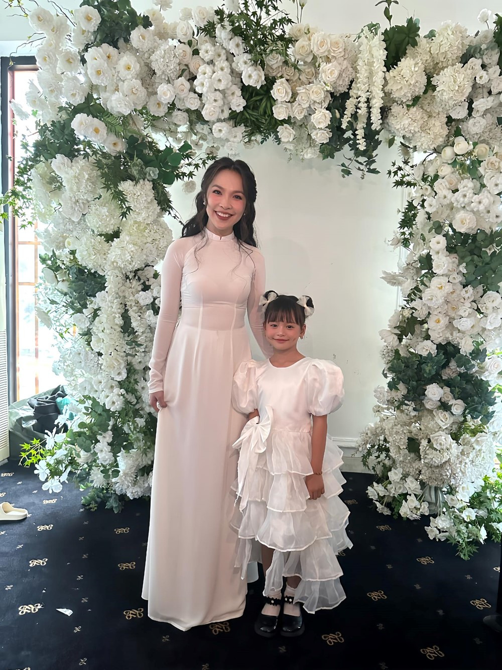 Gia thế thật của bé gái 7 tuổi cực 'đắt show', từng song ca với Mỹ Tâm tại Đại lễ 2/9 - ảnh 3