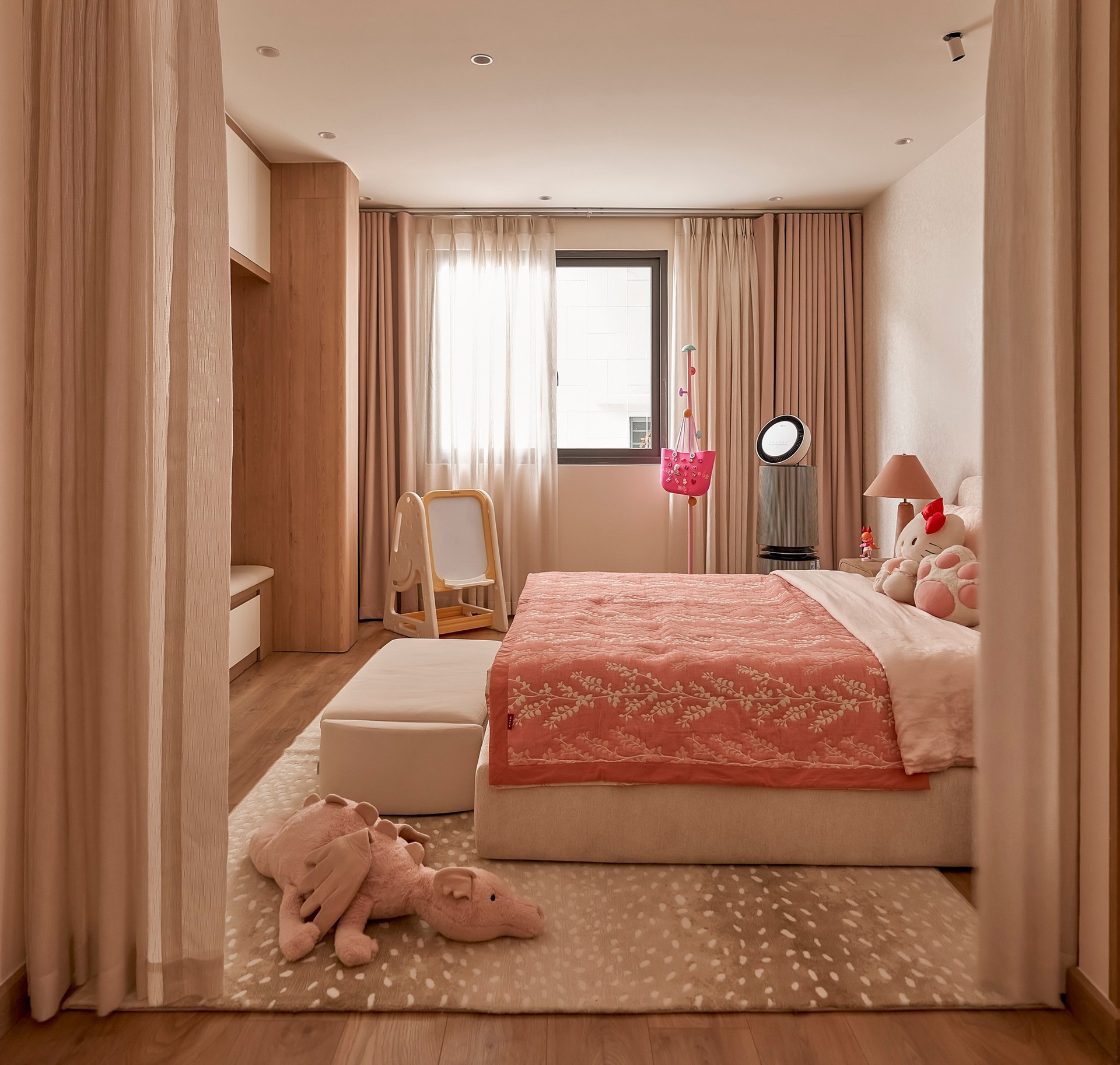 Căn nhà giữa lòng TP. HCM 'lột xác' choáng ngợp: Phong cách sang trọng, tầng thượng trở thành văn phòng xanh- Ảnh 10. Căn nhà giữa lòng TP. HCM 'lột xác' choáng ngợp: Phong cách sang trọng, tầng thượng trở thành văn phòng xanh- Ảnh 10.