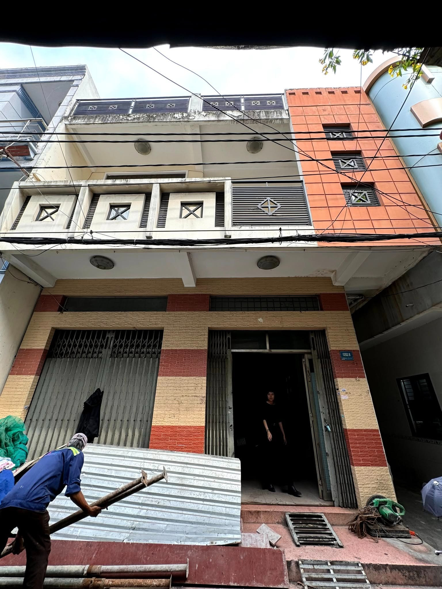 Căn nhà giữa lòng TP. HCM 'lột xác' choáng ngợp: Phong cách sang trọng, tầng thượng trở thành văn phòng xanh- Ảnh 2. Căn nhà giữa lòng TP. HCM 'lột xác' choáng ngợp: Phong cách sang trọng, tầng thượng trở thành văn phòng xanh- Ảnh 2.