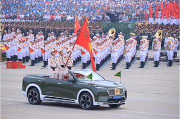 Bộ Quốc phòng Việt Nam chọn xe VinFast làm quà tặng ý nghĩa gửi tới Lào