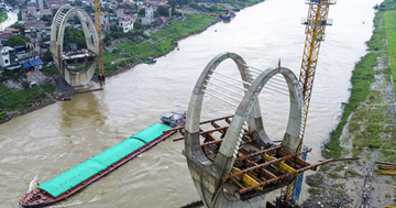 Cây cầu 1.800 tỷ thay thế cây cầu hơn 100 tuổi sẽ bị phá dỡ ở Hà Nội dần thành hình, mục tiêu thông xe trong năm sau