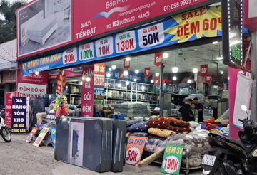 Chớm lạnh đầu mùa, thị trường chăn ga gối đệm Hà Nội bắt đầu 'nóng' trở lại