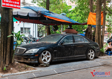 Siêu xe sang Mercedes-AMG S63 bị bỏ hoang giữa vỉa hè Hà Nội, hiện tại đáng giá bao nhiêu?
