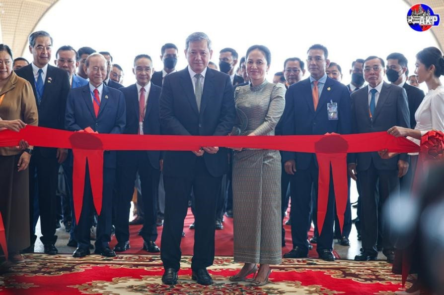 Khánh thành 'siêu sân bay' đẳng cấp thế giới trị giá 60.000 tỷ đồng, 100% do Trung Quốc xây dựng - ảnh 1