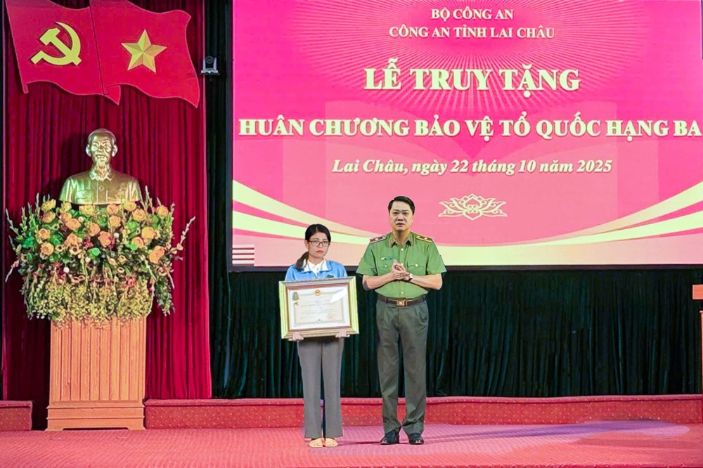 Truy tặng Huân chương Bảo vệ Tổ quốc cho Thiếu tá Hà Văn Minh - ảnh 1