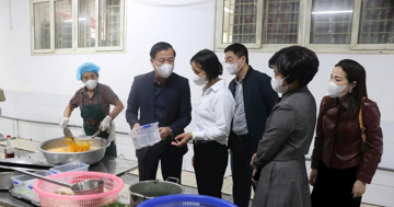 Lỏng lẻo trong kiểm soát nguồn gốc thực phẩm suất ăn bán trú học sinh