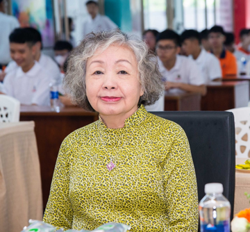 Sau đám cưới cháu nội 'thiên kim tiểu thư', bà chủ gia tộc Sơn Kim bất ngờ tiết lộ tình hình sức khỏe