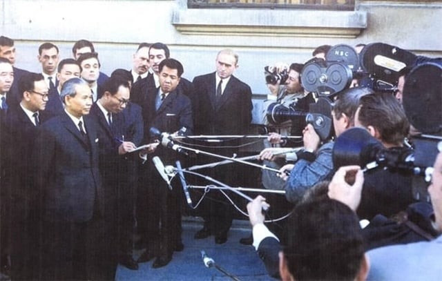 Nhà thơ duy nhất Việt Nam từng giữ chức Bộ trưởng Bộ Ngoại giao, là học trò ưu tú của Chủ tịch Hồ Chí Minh - ảnh 5