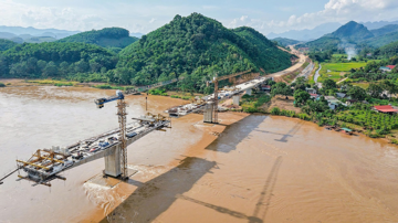 Liên danh Đèo Cả huy động 340 công nhân, ‘chạy đua’ tiến độ tại dự án 5.000 tỷ đồng