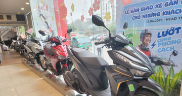 Thị trường xe máy xăng chững lại, xe máy điện tăng tốc