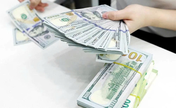 Tỷ giá USD hôm nay 25/10: USD tự do tăng vọt lên sát 28.000 đồng