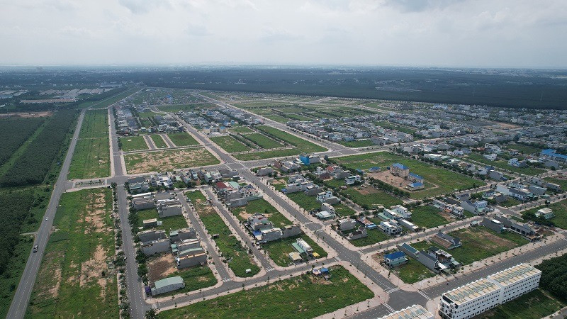 Từ giờ, người dân được hỗ trợ gì khi tiền bồi thường đất không đủ mua suất tái định cư tối thiểu?- Ảnh 1.