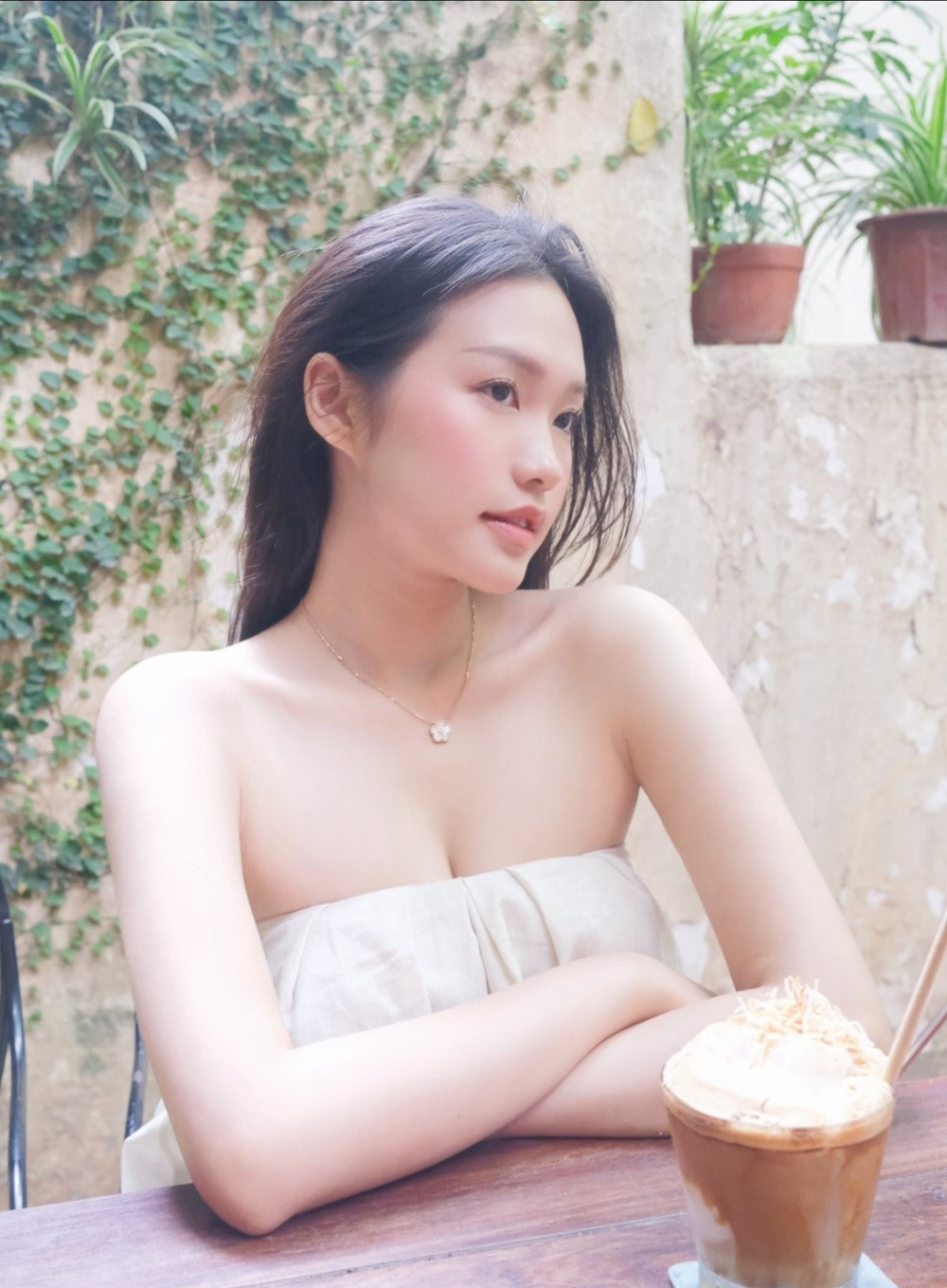 Tài sản của Đoàn Văn Hậu - Doãn Hải My sau 2 năm kết hôn: Tậu biệt thự hai mặt tiền trị giá 40 tỷ đồng, xế hộp hạng sang - ảnh 8